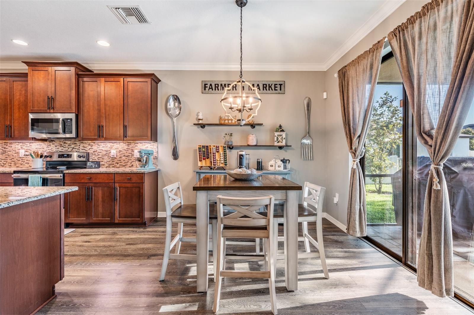 Listing photo id 17 for 12745 Moorish Place