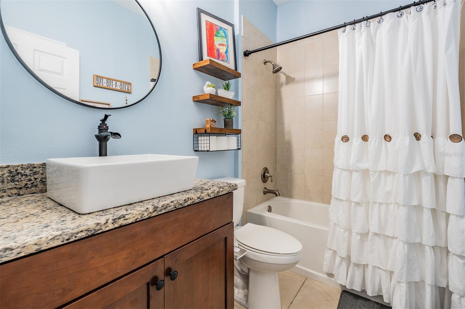 Listing photo id 19 for 12745 Moorish Place