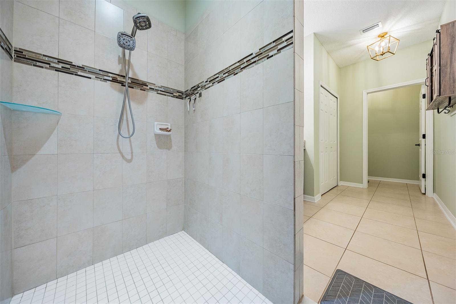 Listing photo id 24 for 12745 Moorish Place
