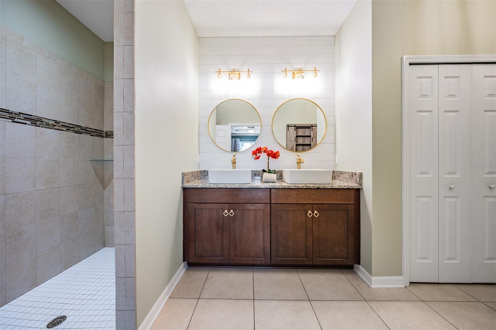 Listing photo id 25 for 12745 Moorish Place