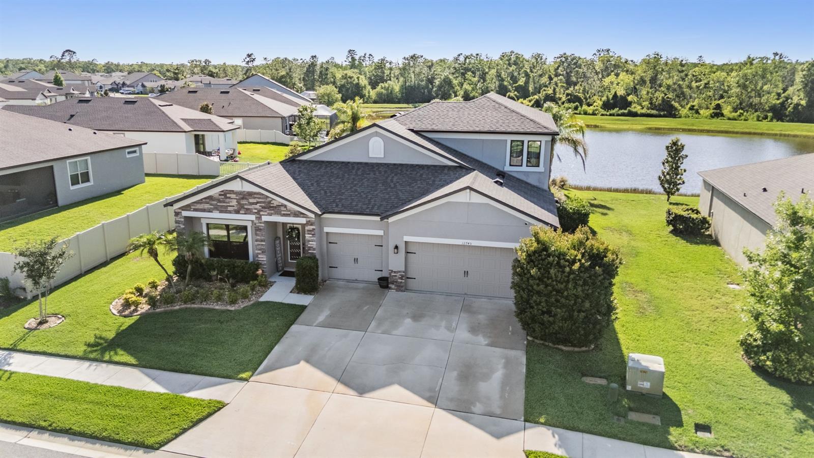Listing photo id 1 for 12745 Moorish Place