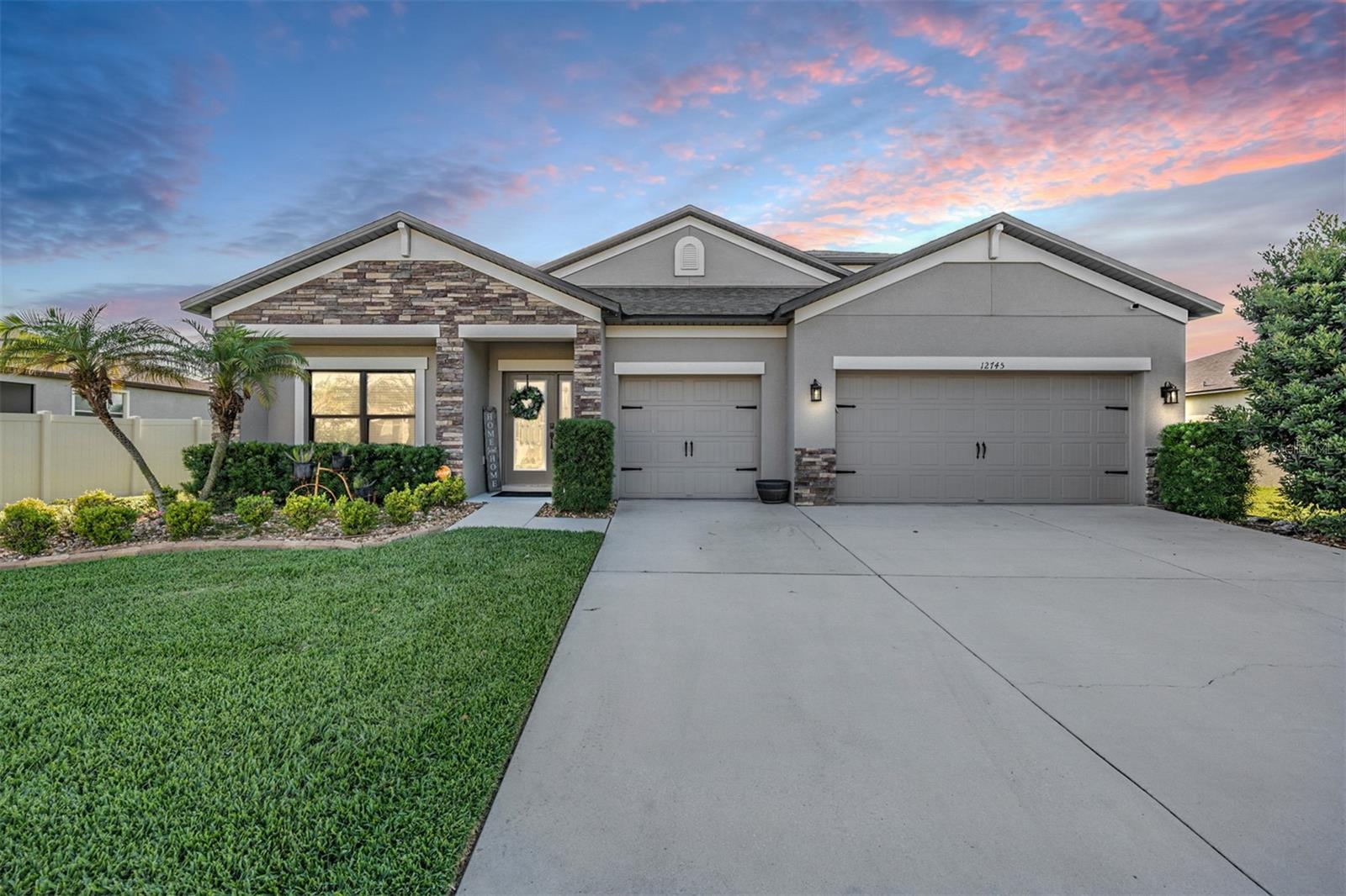 Listing photo id 40 for 12745 Moorish Place