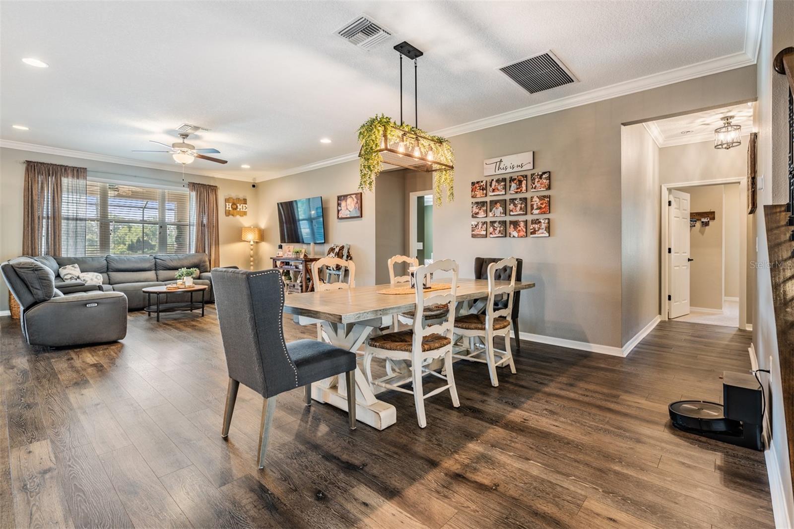 Listing photo id 6 for 12745 Moorish Place