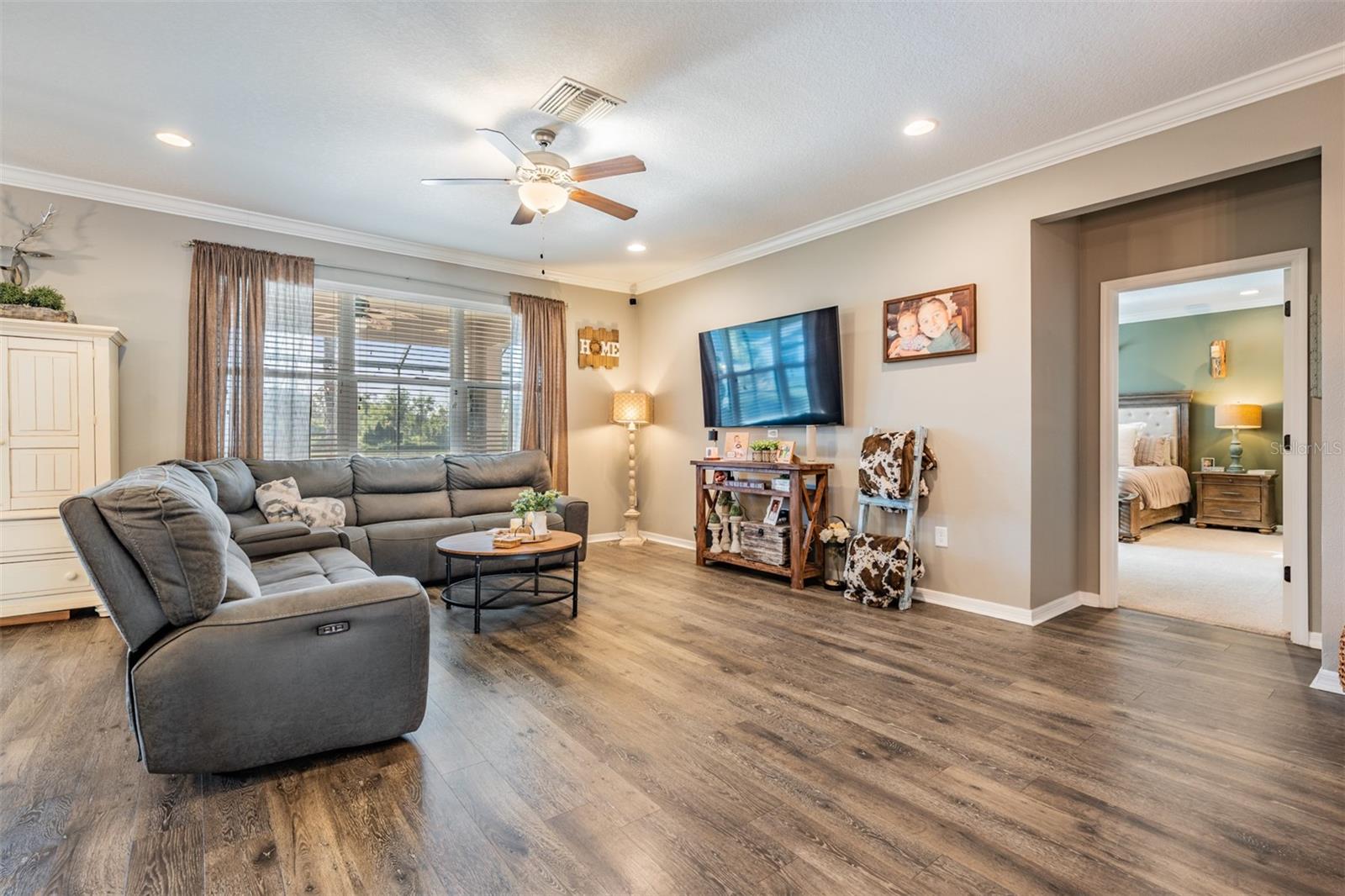 Listing photo id 7 for 12745 Moorish Place