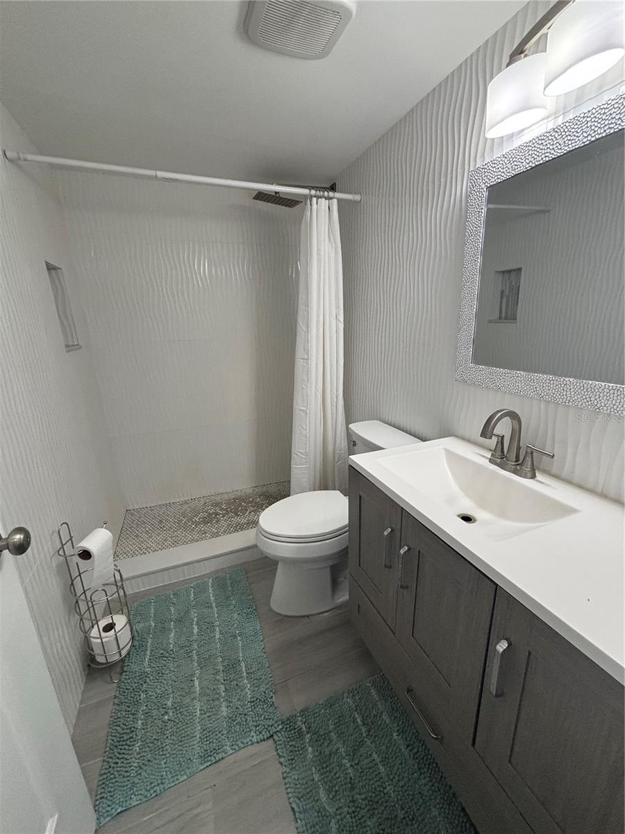 Image 11 of 19 For 12760 Indian Rocks Road 1102