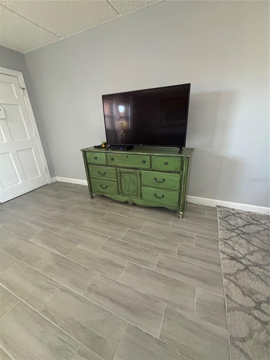 Image 5 of 19 For 12760 Indian Rocks Road 1102