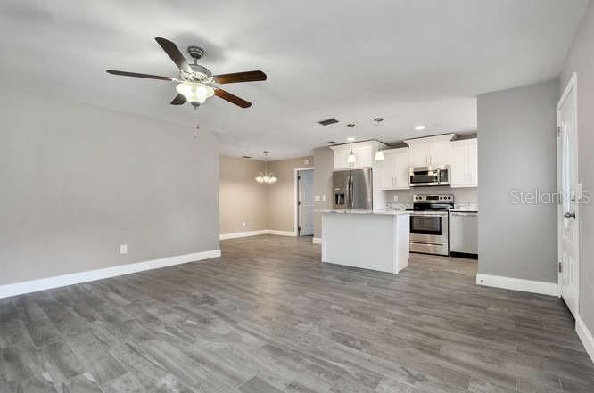 Image 7 of 22 For 4319 La Salle Street