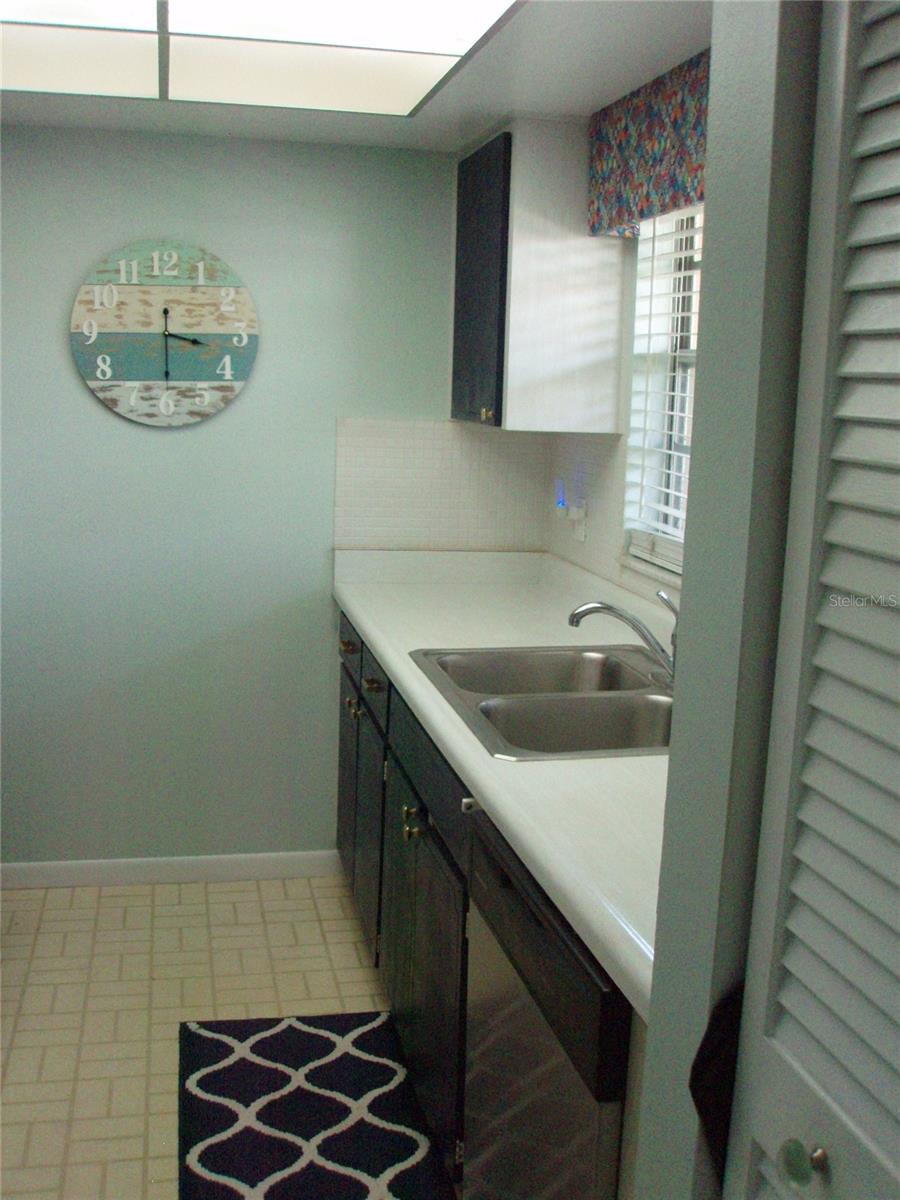 Image 6 of 11 For 1701 Pinehurst Road 3d