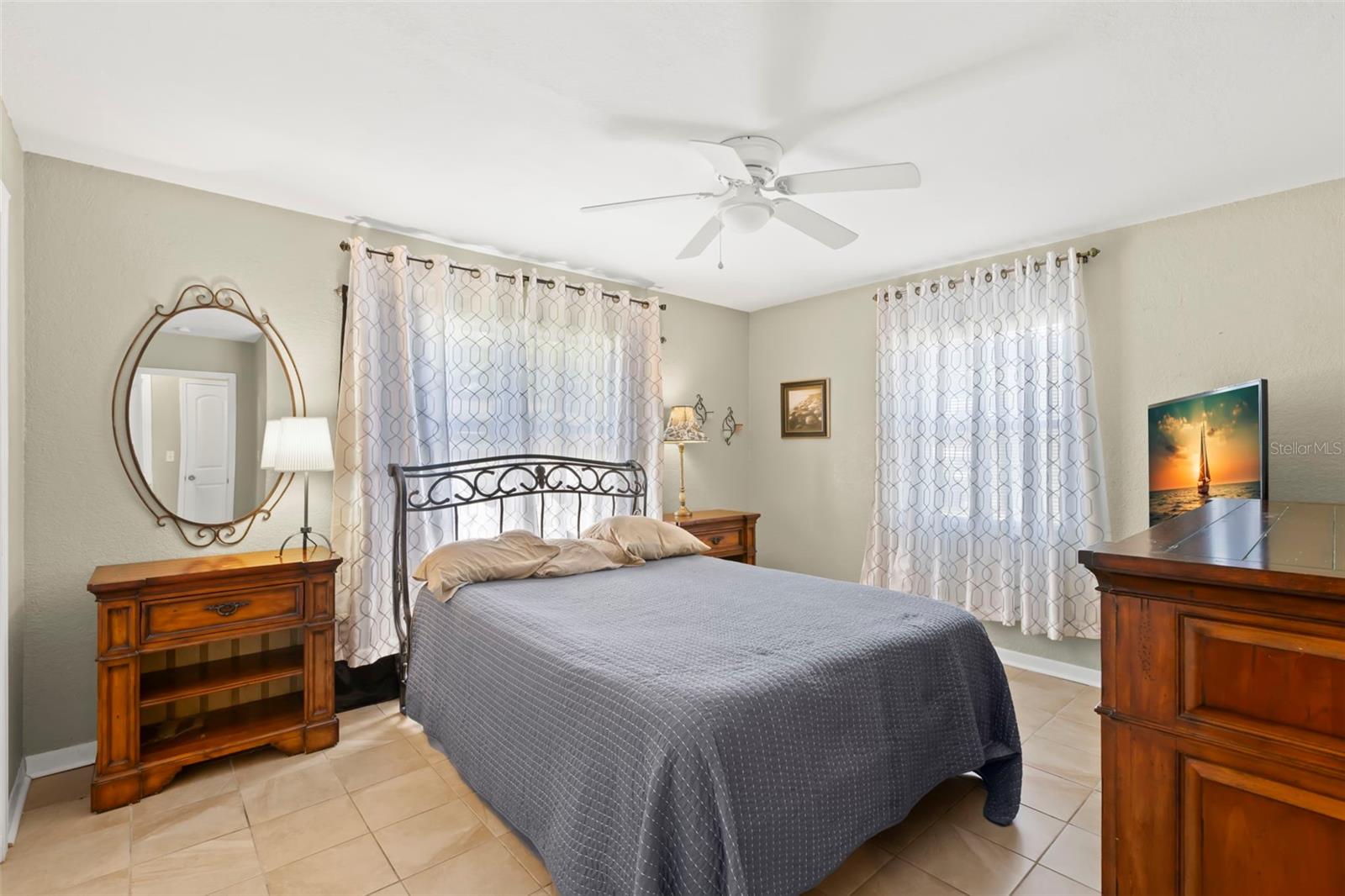 Image 12 of 26 For 707 24th Street Sw