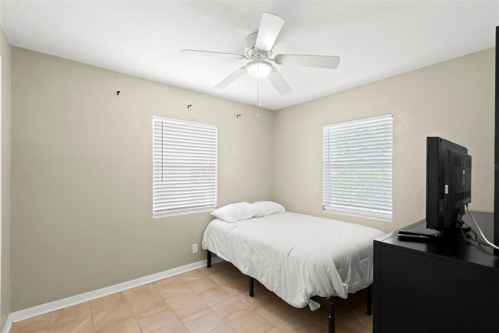 Image 16 of 26 For 707 24th Street Sw