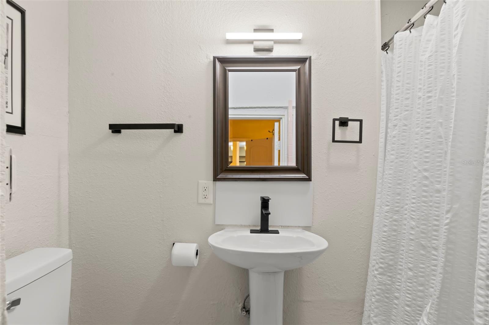 Image 19 of 26 For 707 24th Street Sw