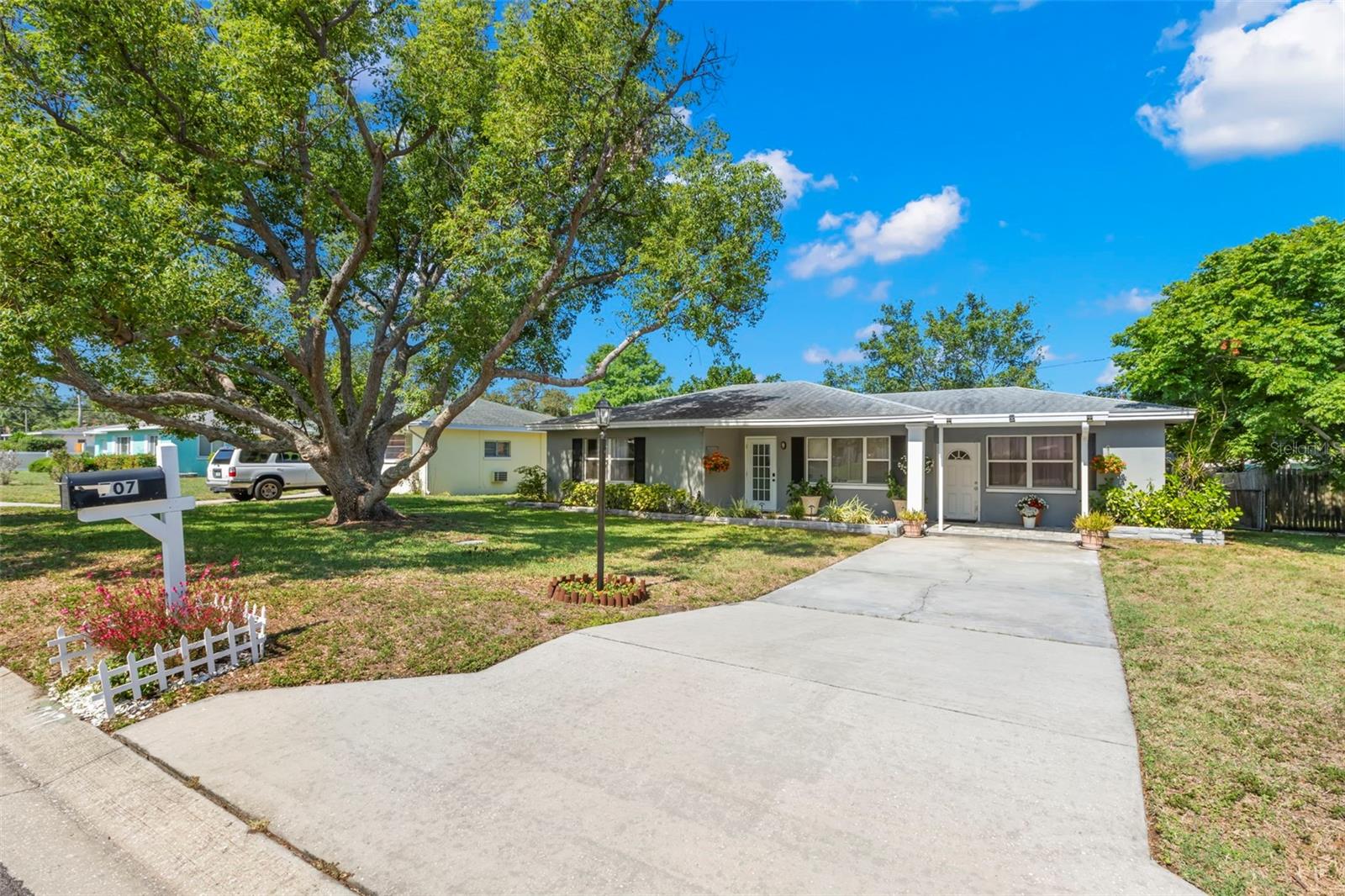 Image 2 of 26 For 707 24th Street Sw