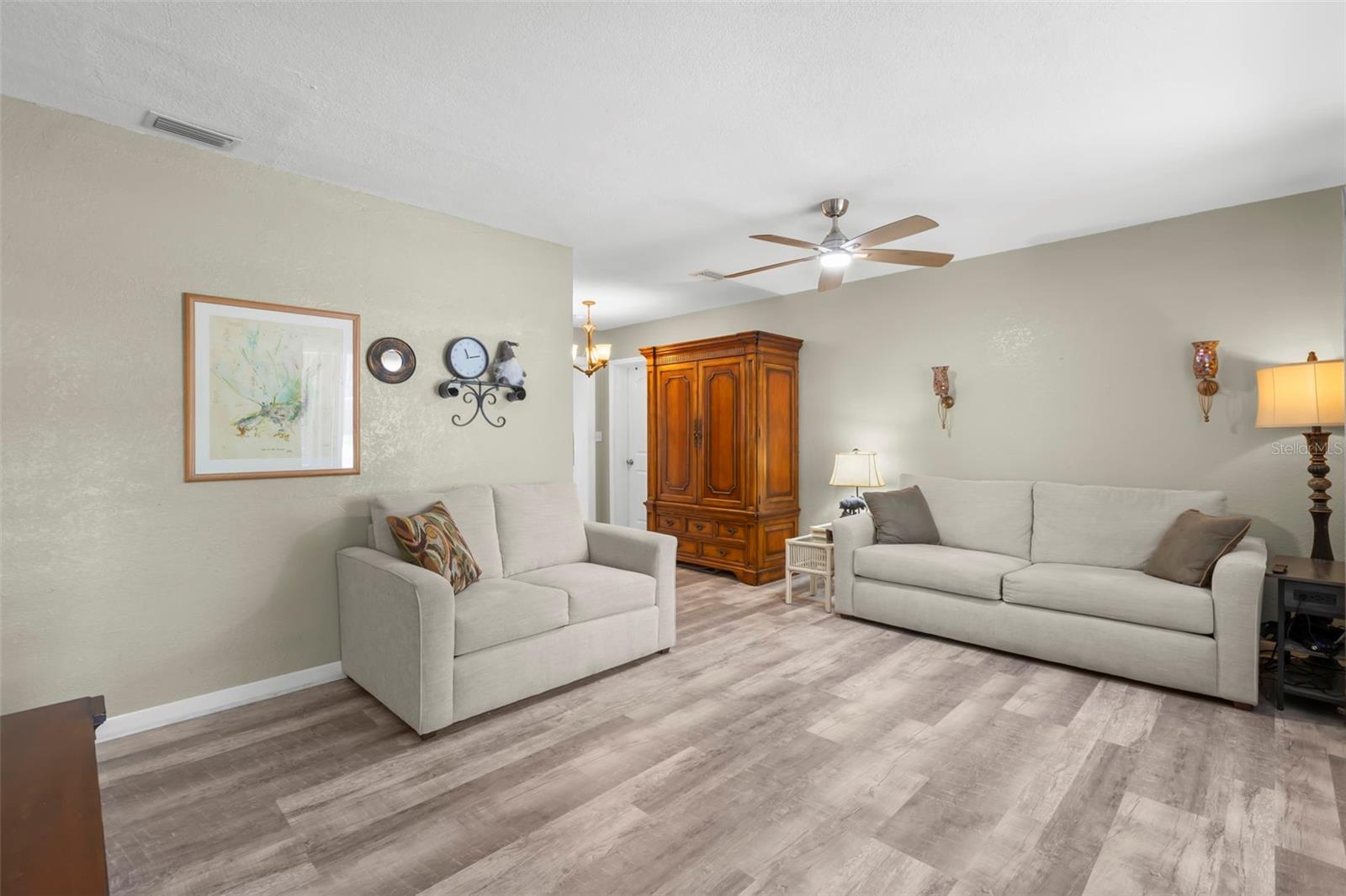 Image 4 of 26 For 707 24th Street Sw