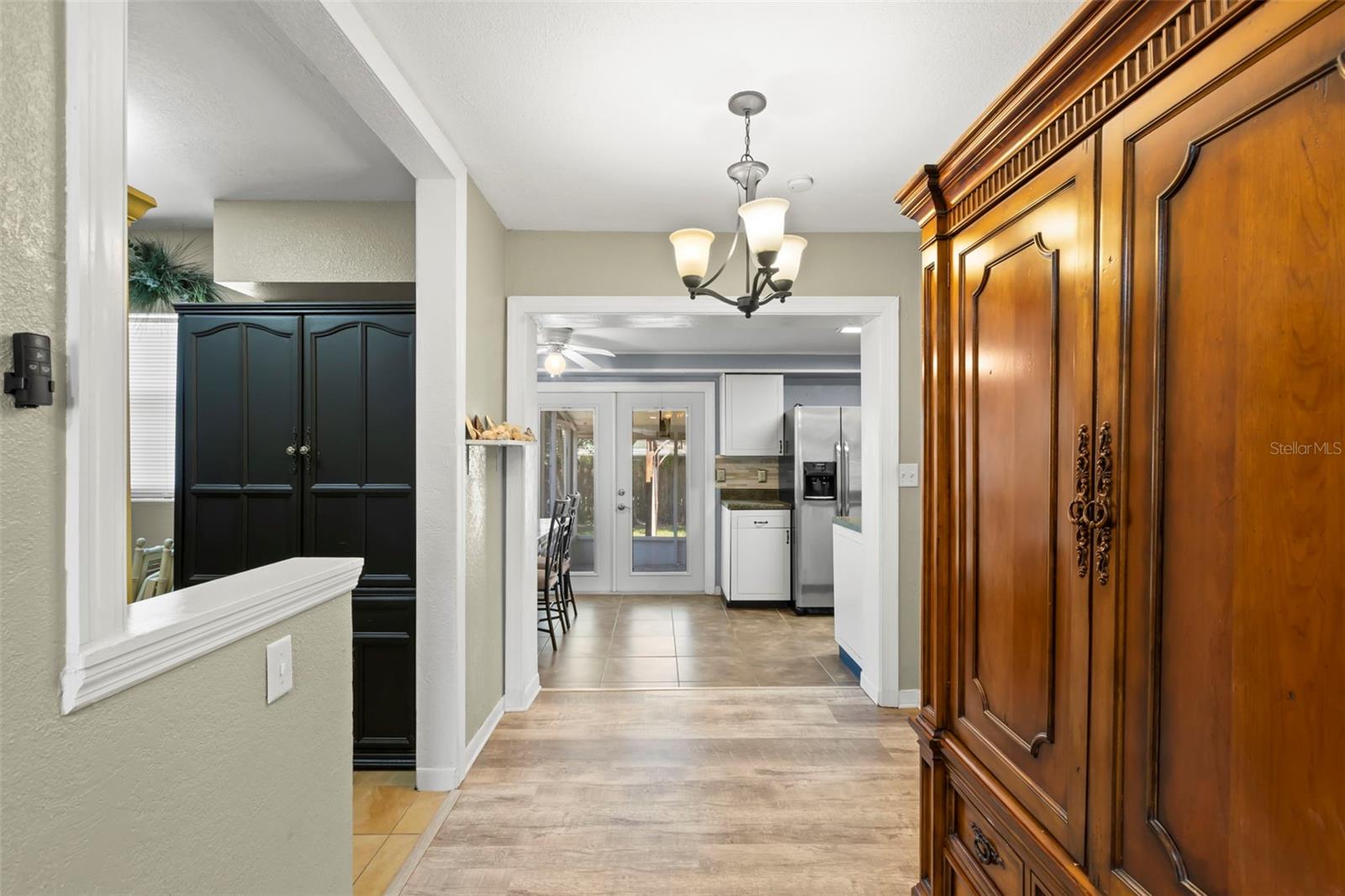Image 7 of 26 For 707 24th Street Sw