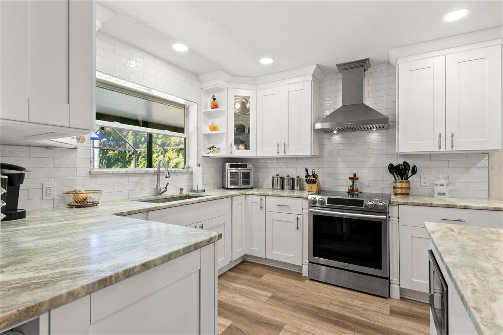 Image 14 of 40 For 13598 Park Boulevard