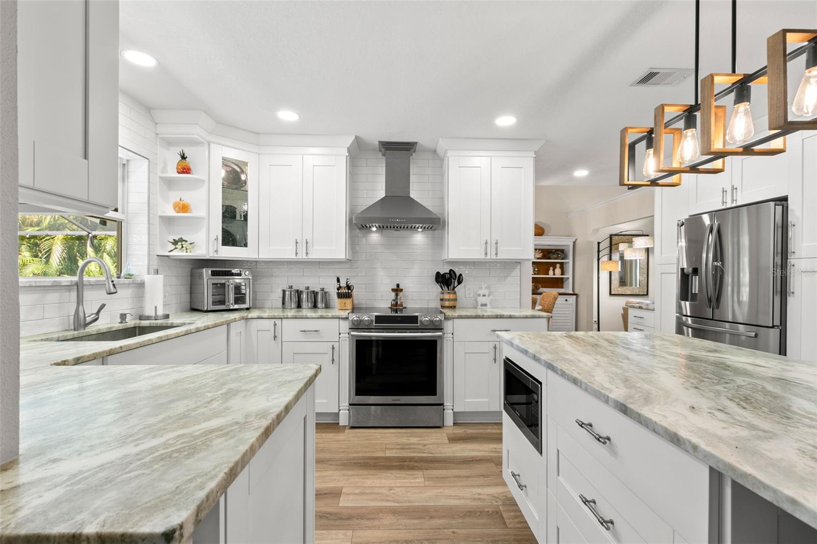 Image 15 of 40 For 13598 Park Boulevard