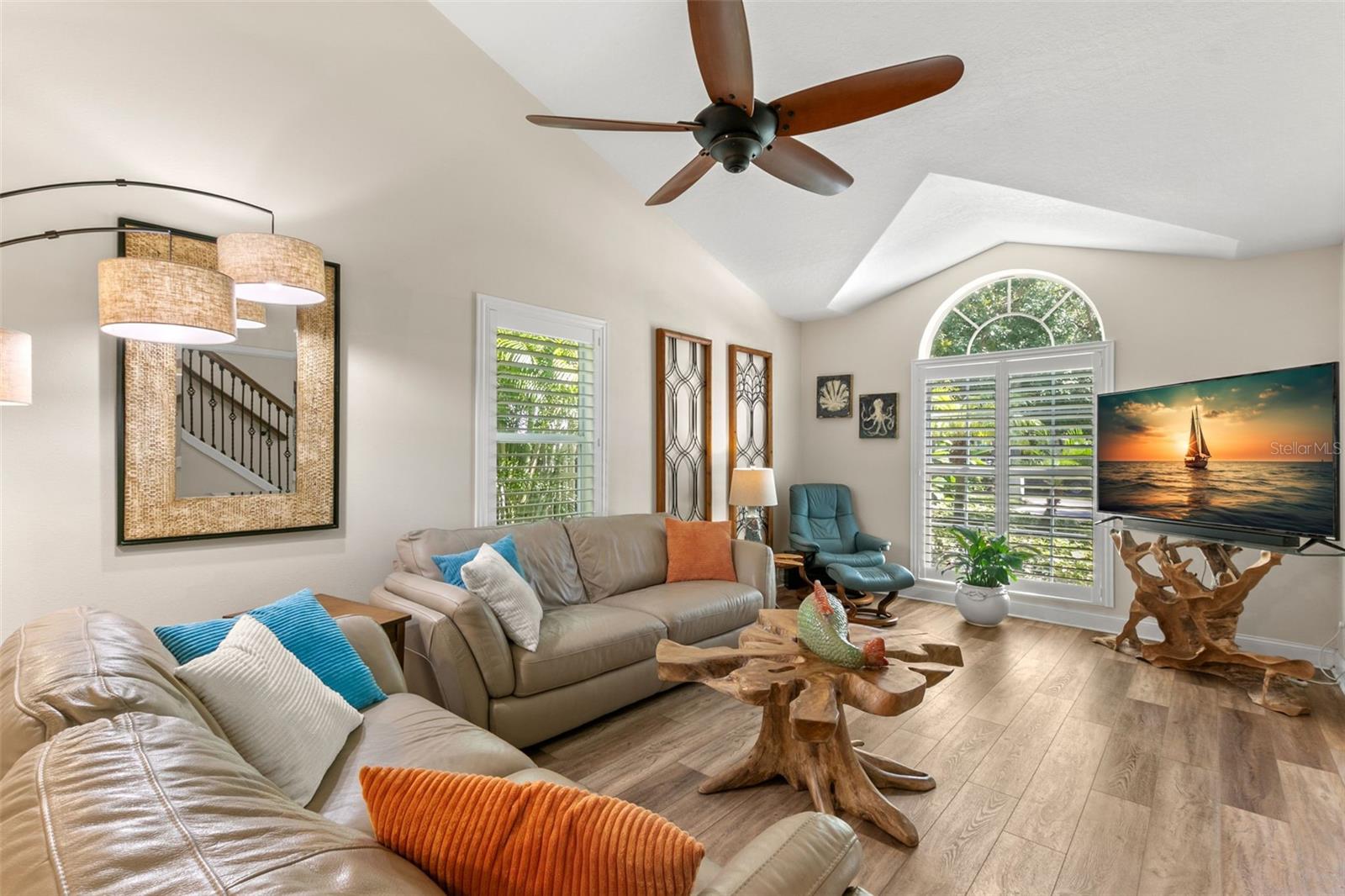 Image 5 of 40 For 13598 Park Boulevard