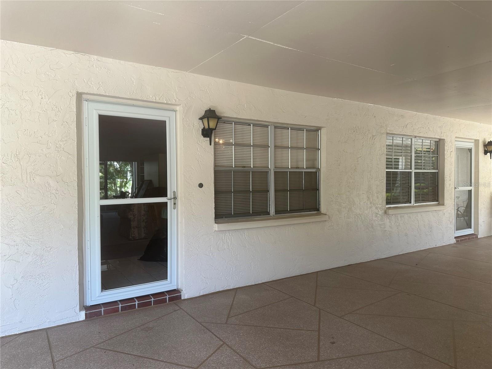 Image 4 of 8 For 861 Maple Court 104