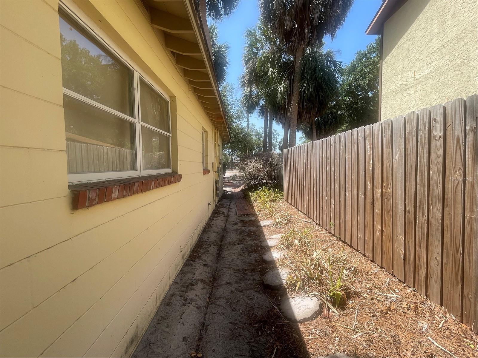 Image 10 of 32 For 4711 Vasconia Street