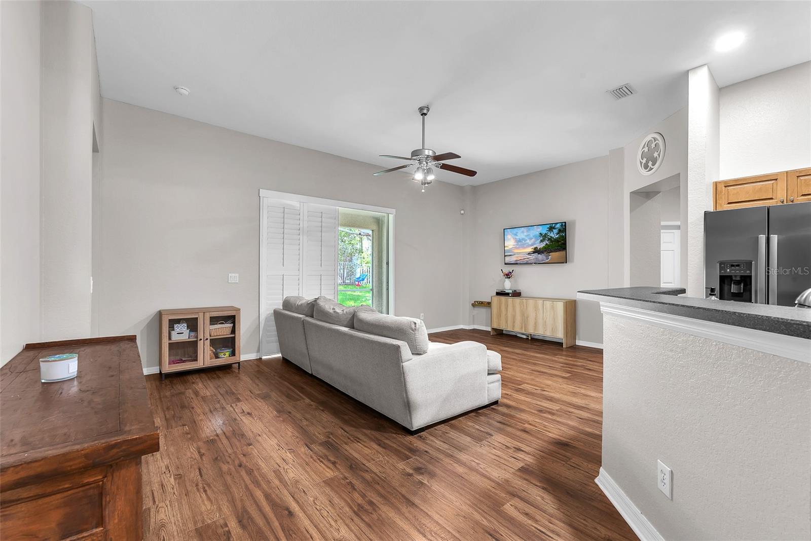 Listing photo id 14 for 11808 Holly Crest Lane