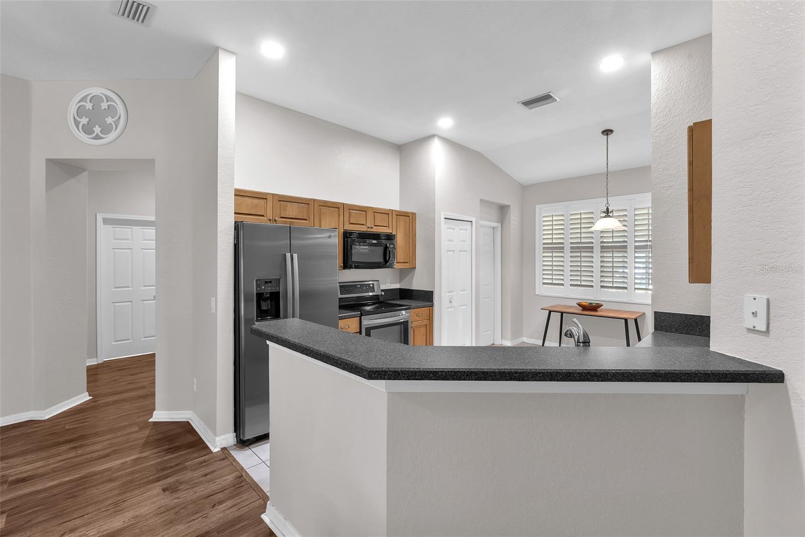 Listing photo id 17 for 11808 Holly Crest Lane