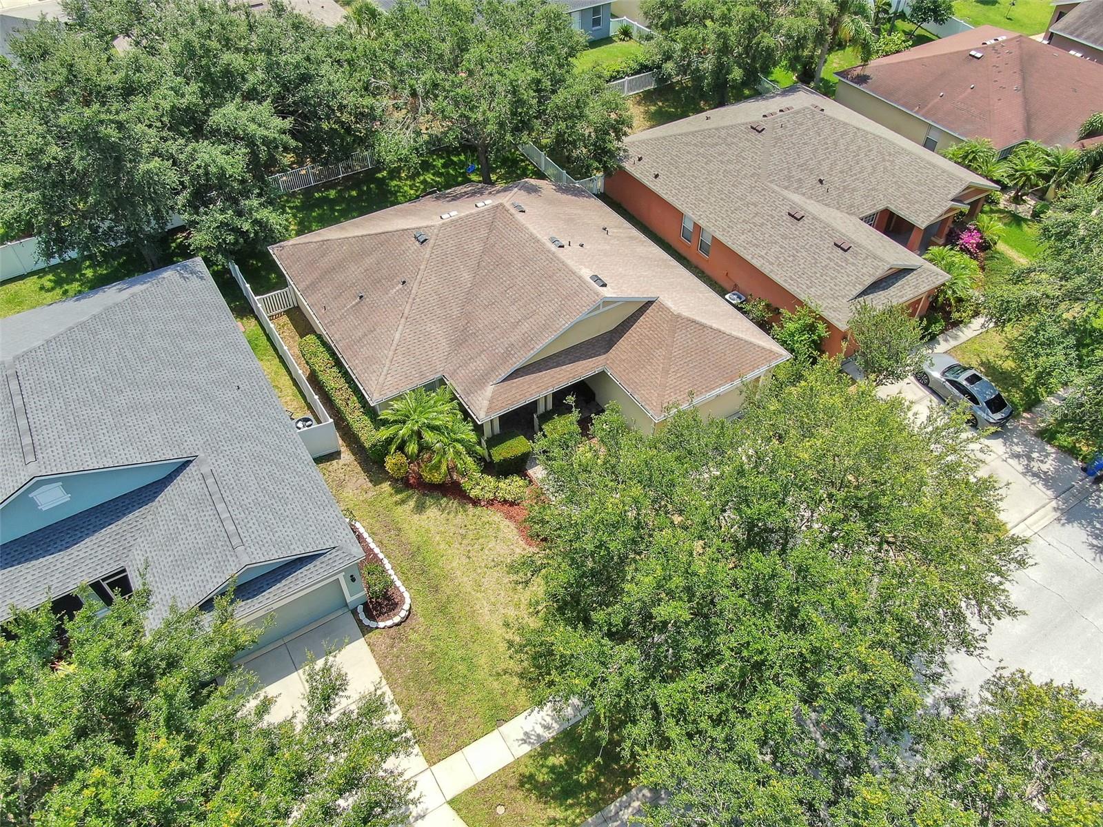 Listing photo id 22 for 11808 Holly Crest Lane