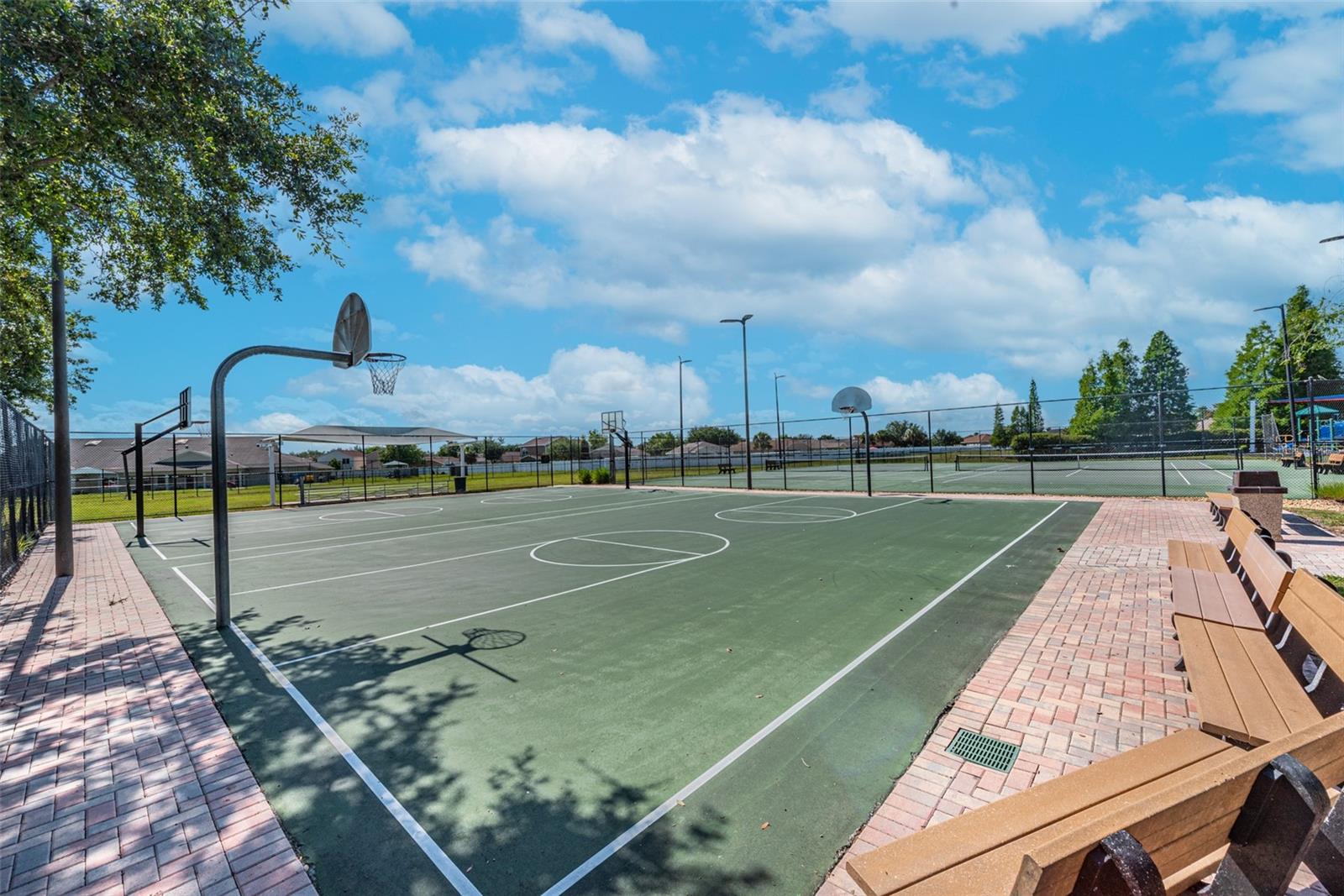 Listing photo id 27 for 11808 Holly Crest Lane