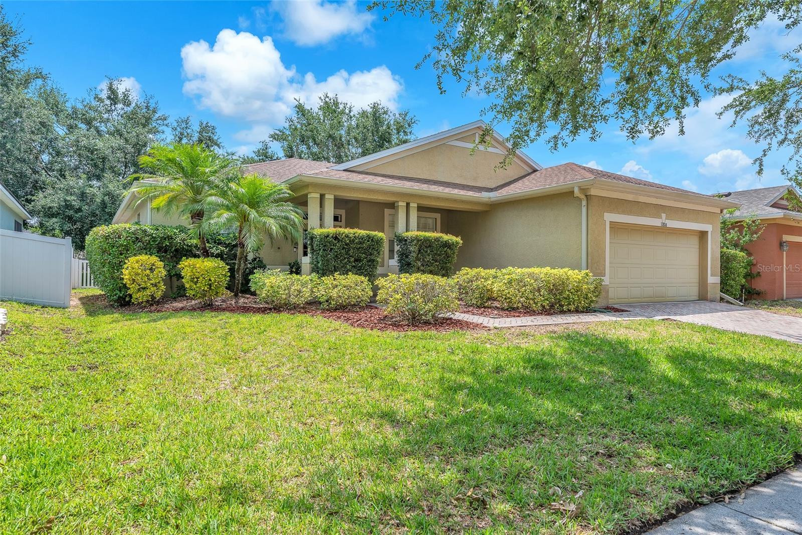 Listing photo id 1 for 11808 Holly Crest Lane