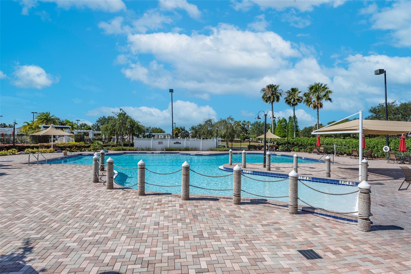 Listing photo id 31 for 11808 Holly Crest Lane