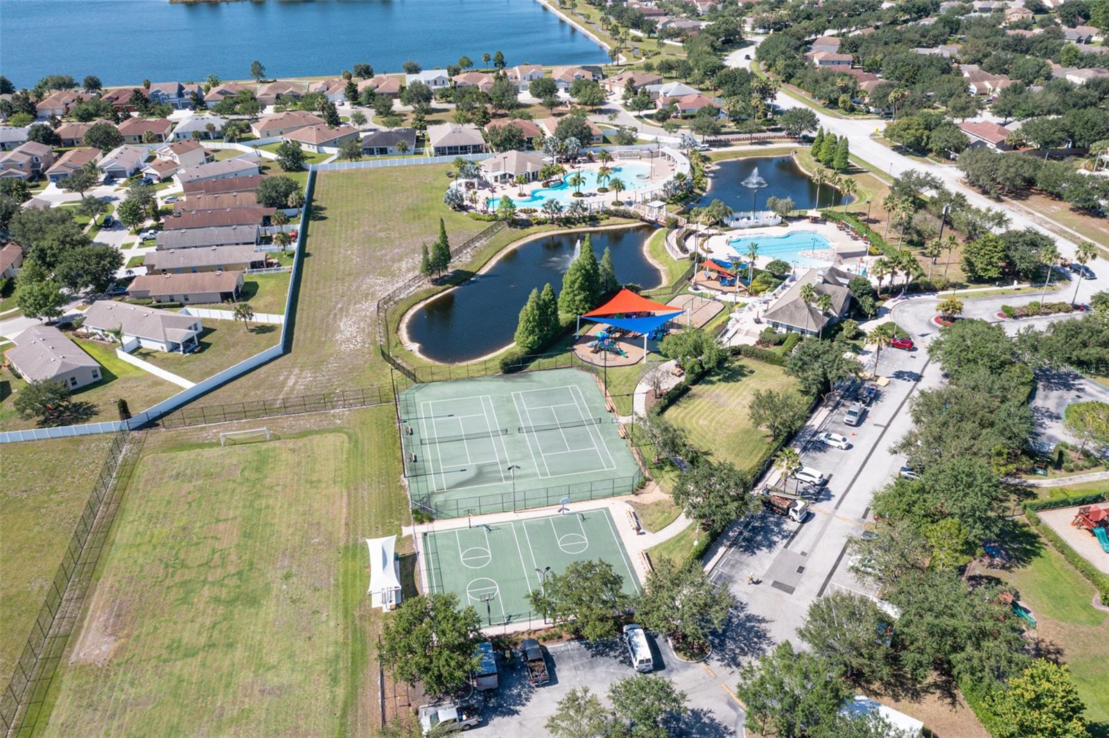Listing photo id 34 for 11808 Holly Crest Lane