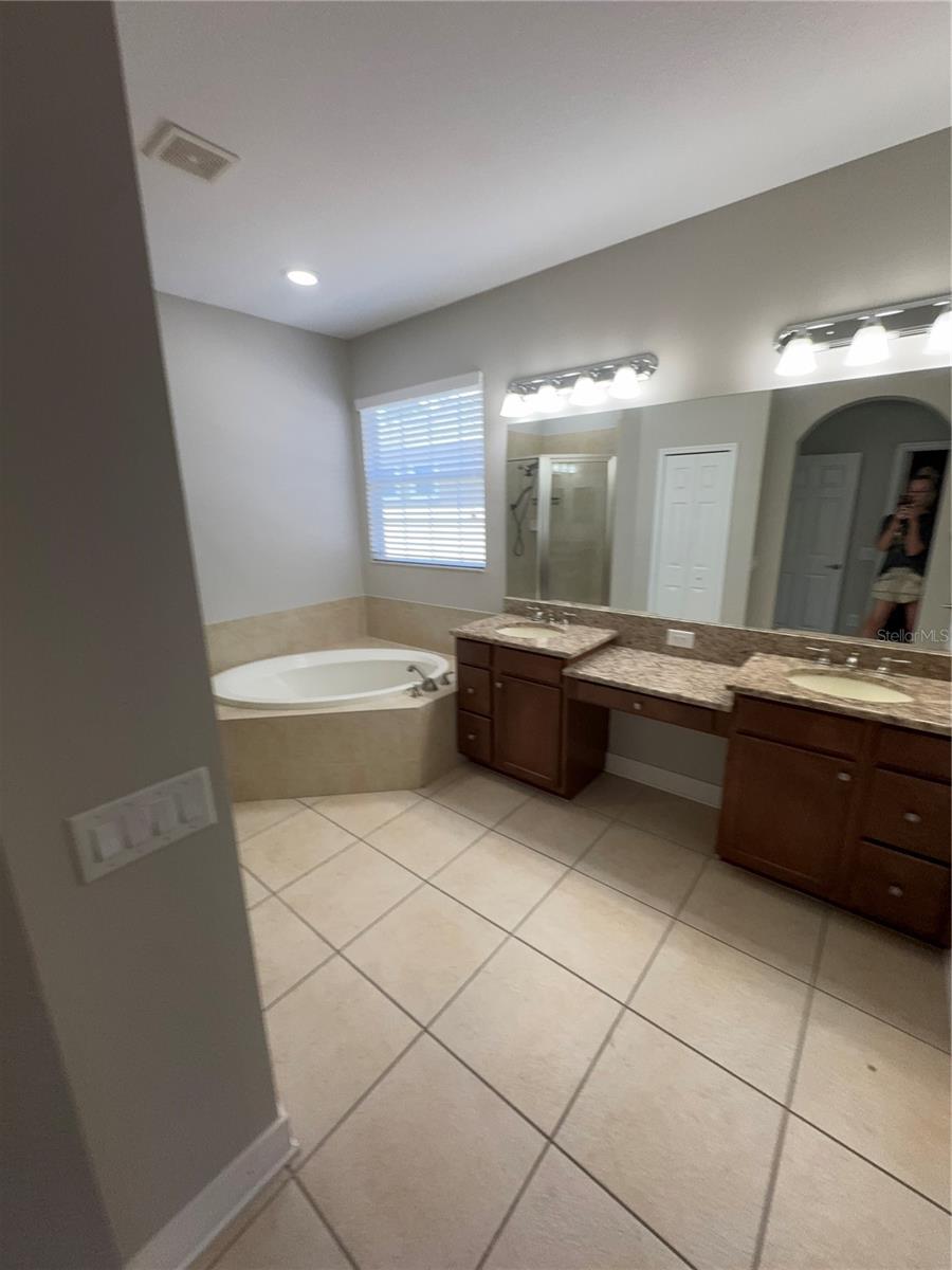 Image 17 of 28 For 12631 Silverdale Street