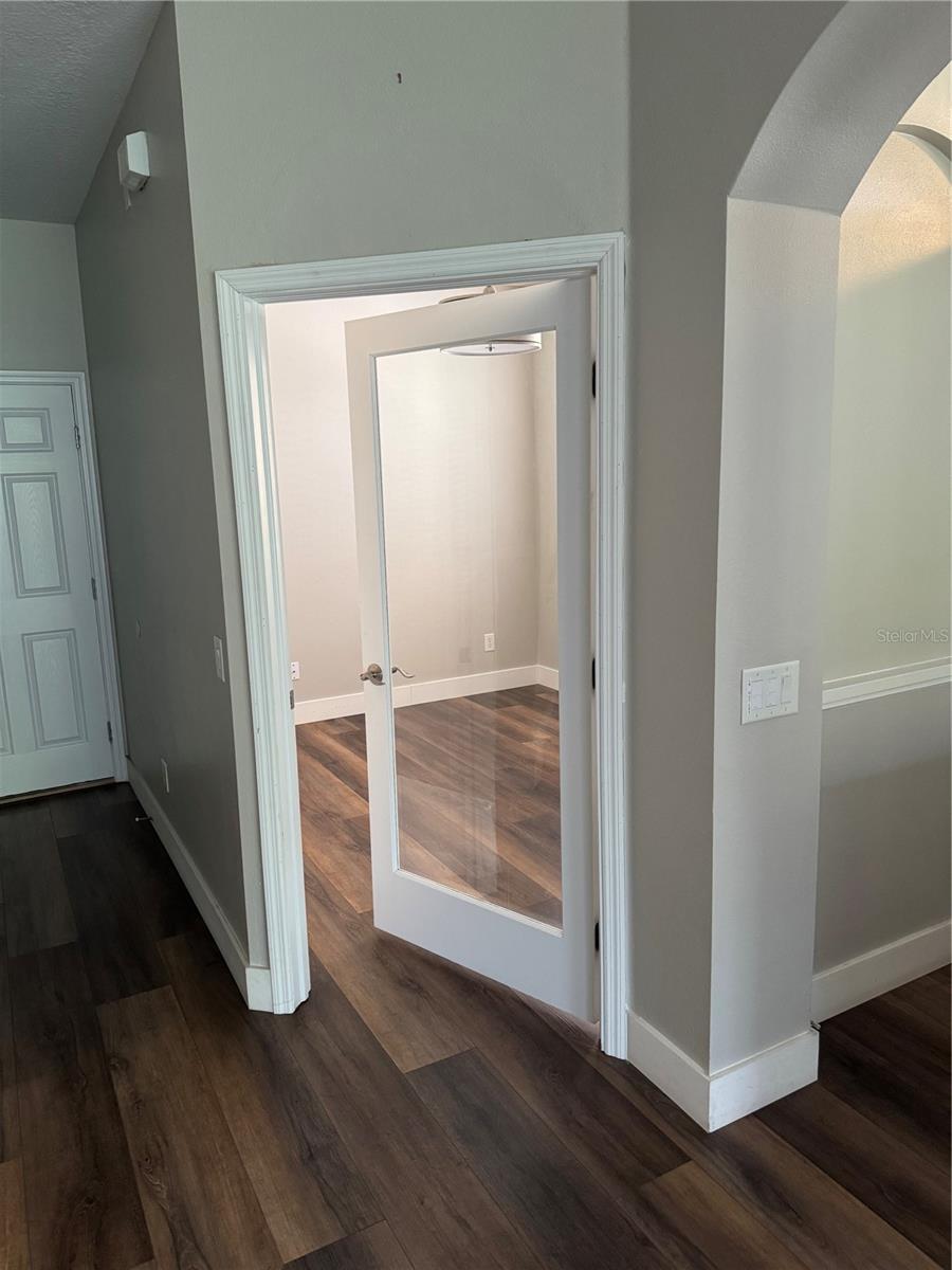 Image 21 of 28 For 12631 Silverdale Street