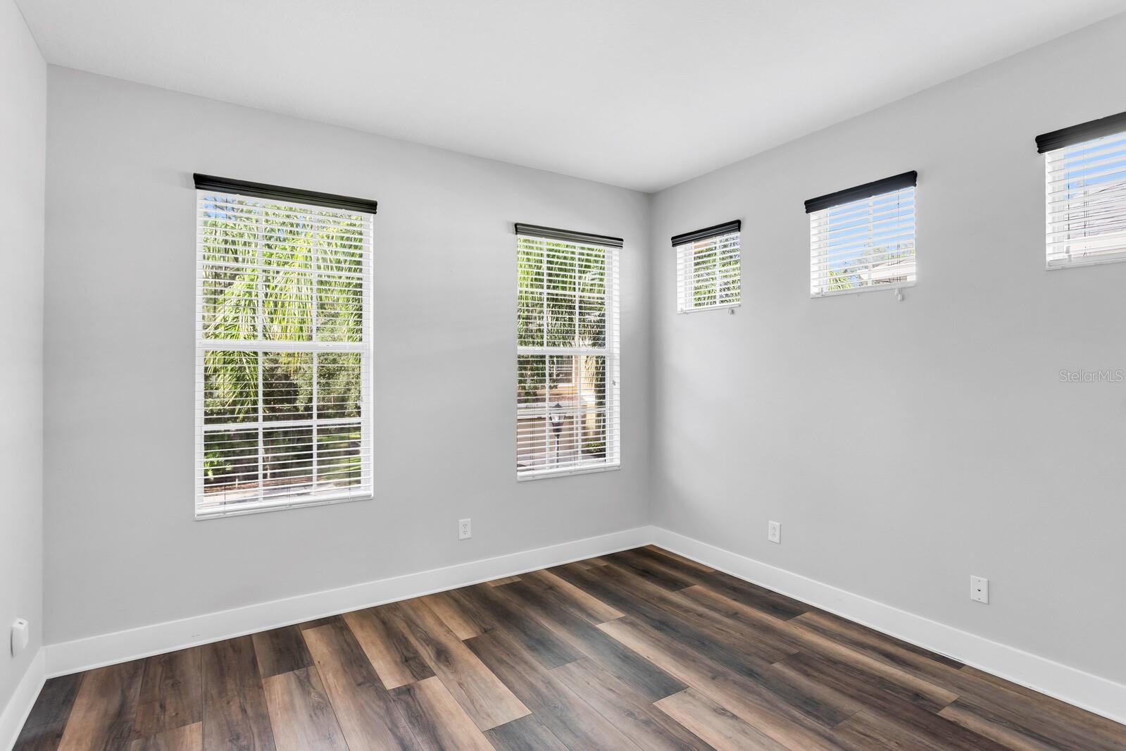 Image 31 of 41 For 12631 Silverdale Street