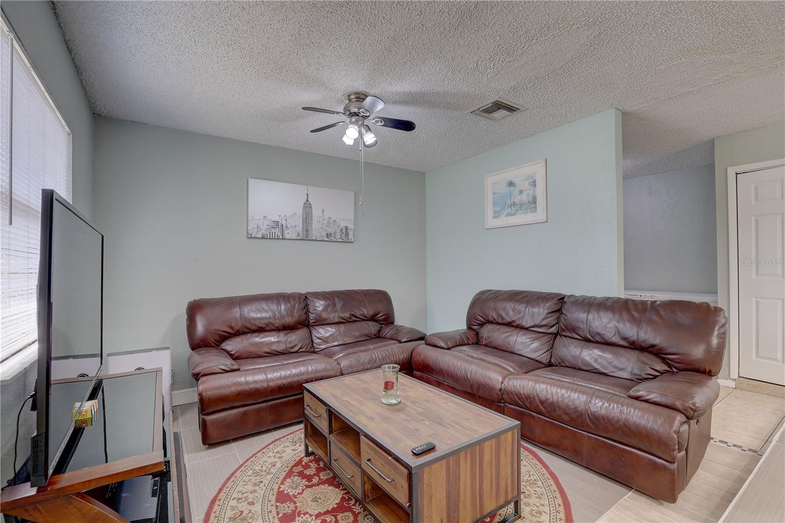 Listing photo id 12 for 9240 53rd Way N