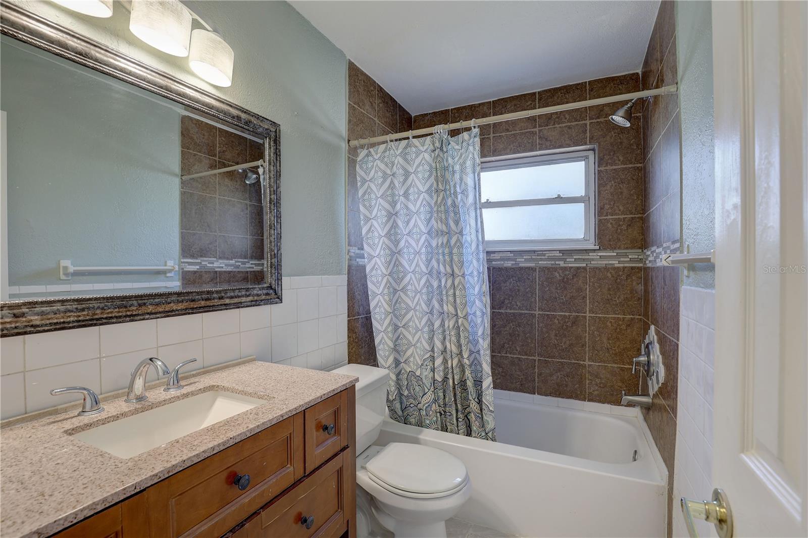 Listing photo id 18 for 9240 53rd Way N