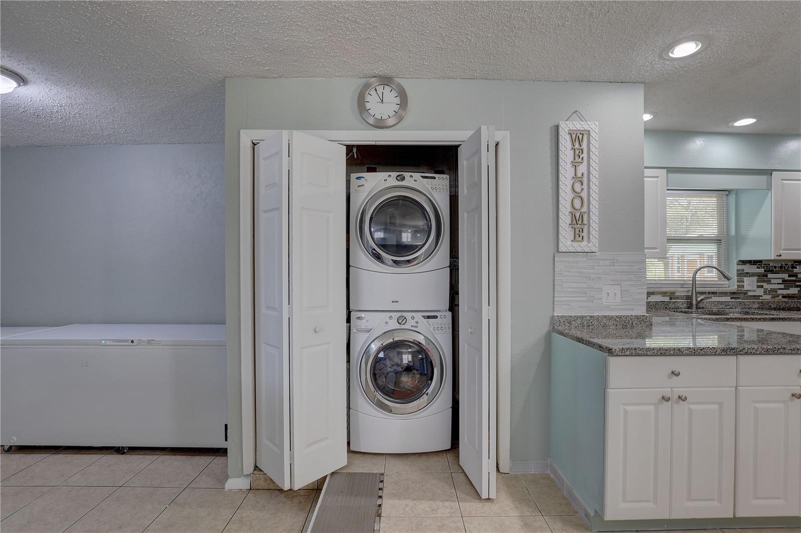 Listing photo id 19 for 9240 53rd Way N