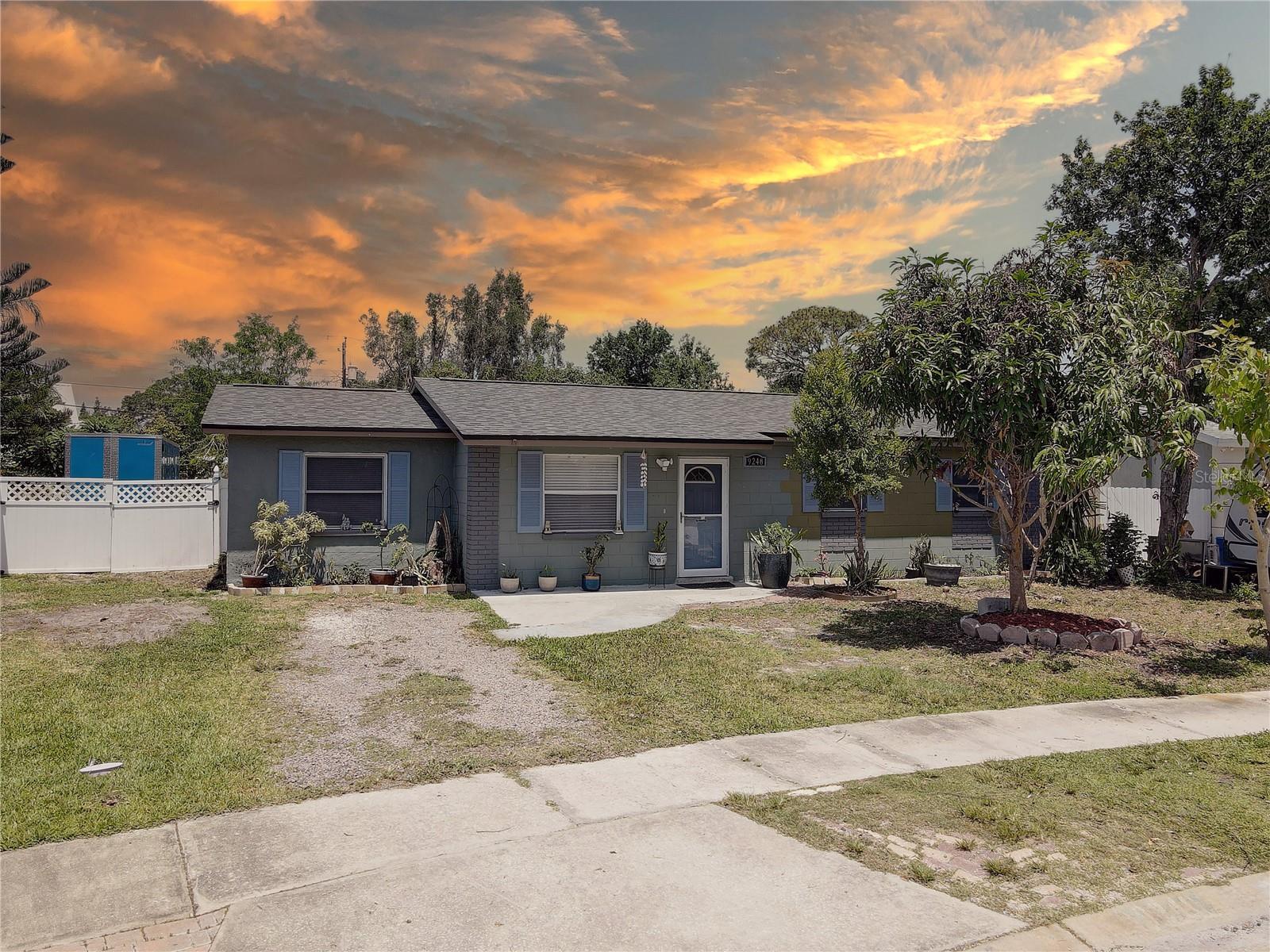Listing photo id 34 for 9240 53rd Way N