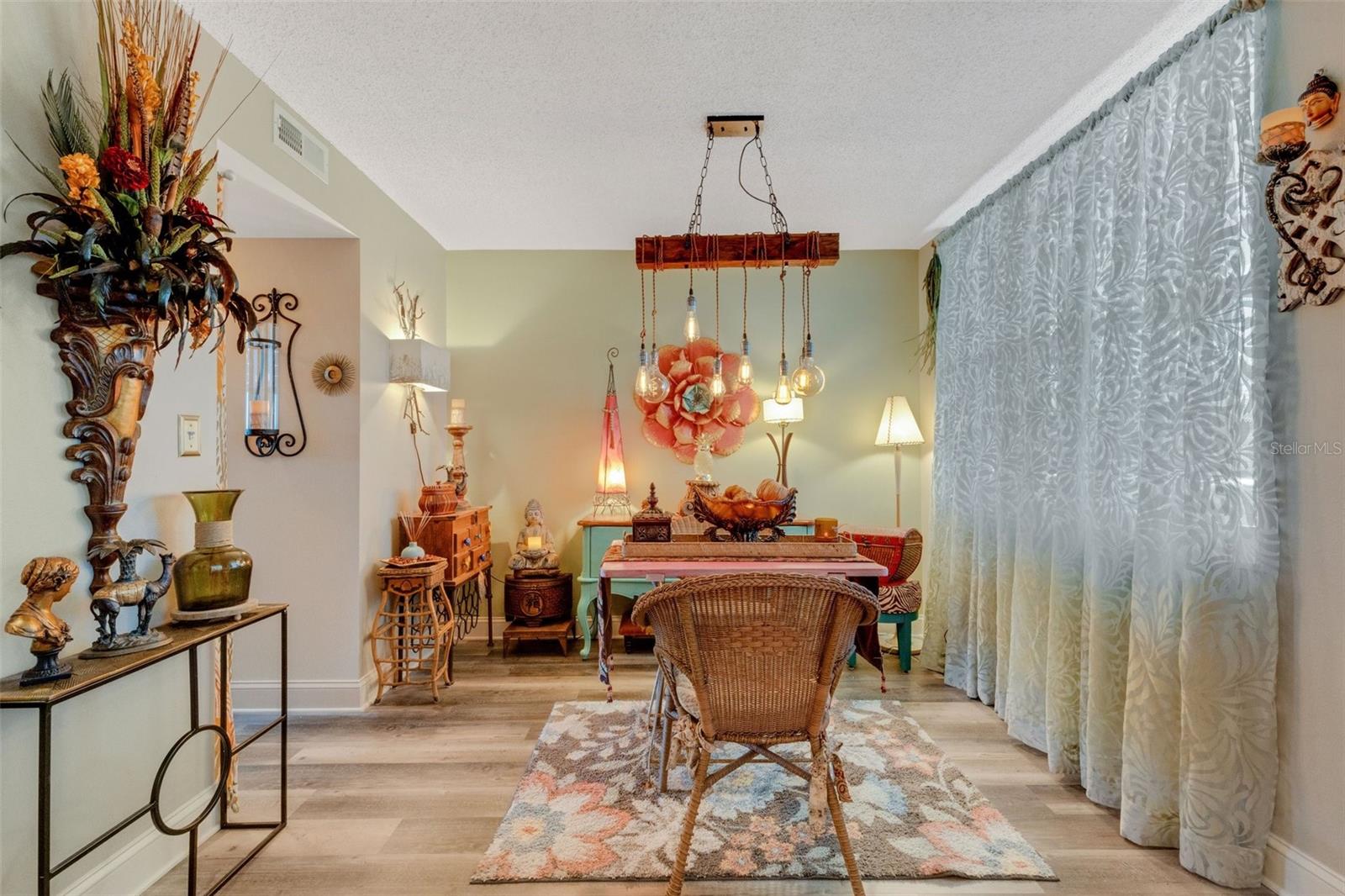 Image 3 of 26 For 4705 1st Street Ne 326