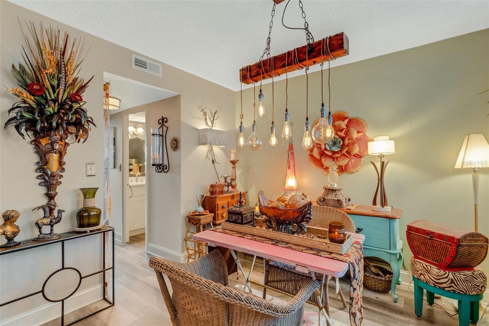 Image 4 of 26 For 4705 1st Street Ne 326