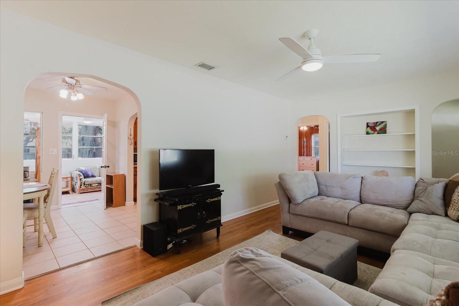 Image 6 of 31 For 103 Meteor Avenue