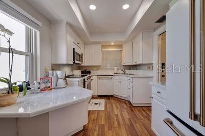 Image 21 of 77 For 4950 Gulf Boulevard 409