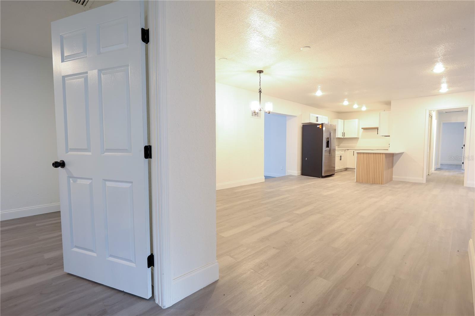 Image 6 of 55 For 808 Clara Avenue