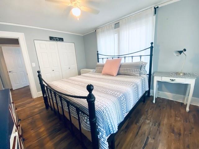 Listing photo id 13 for 2836 5th Avenue N