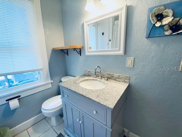 Listing photo id 15 for 2836 5th Avenue N