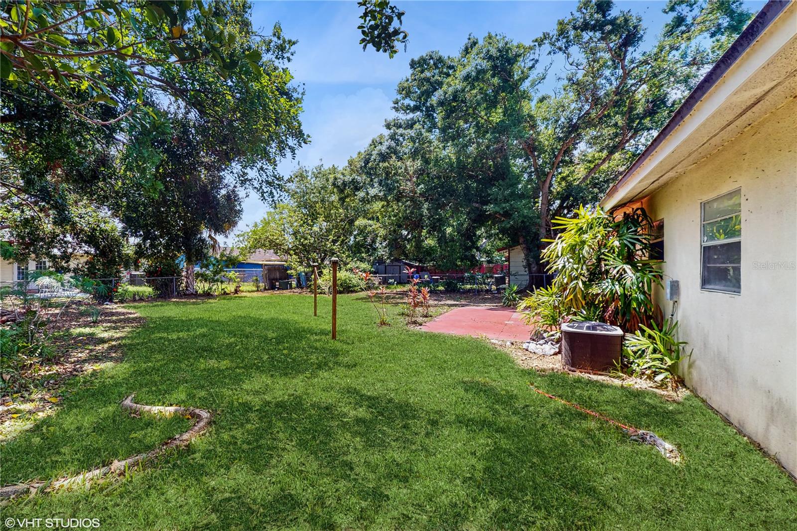 Image 4 of 27 For 1720 Chrysler Avenue