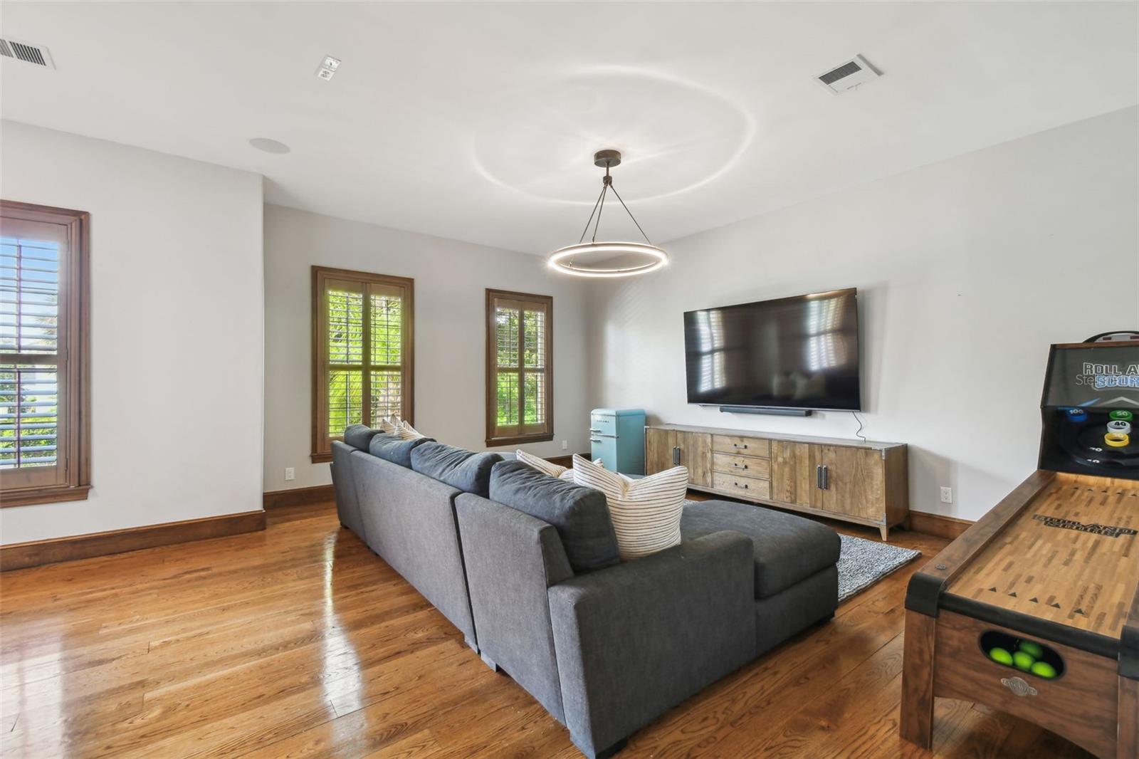 Image 34 of 48 For 4313 Beachway Drive