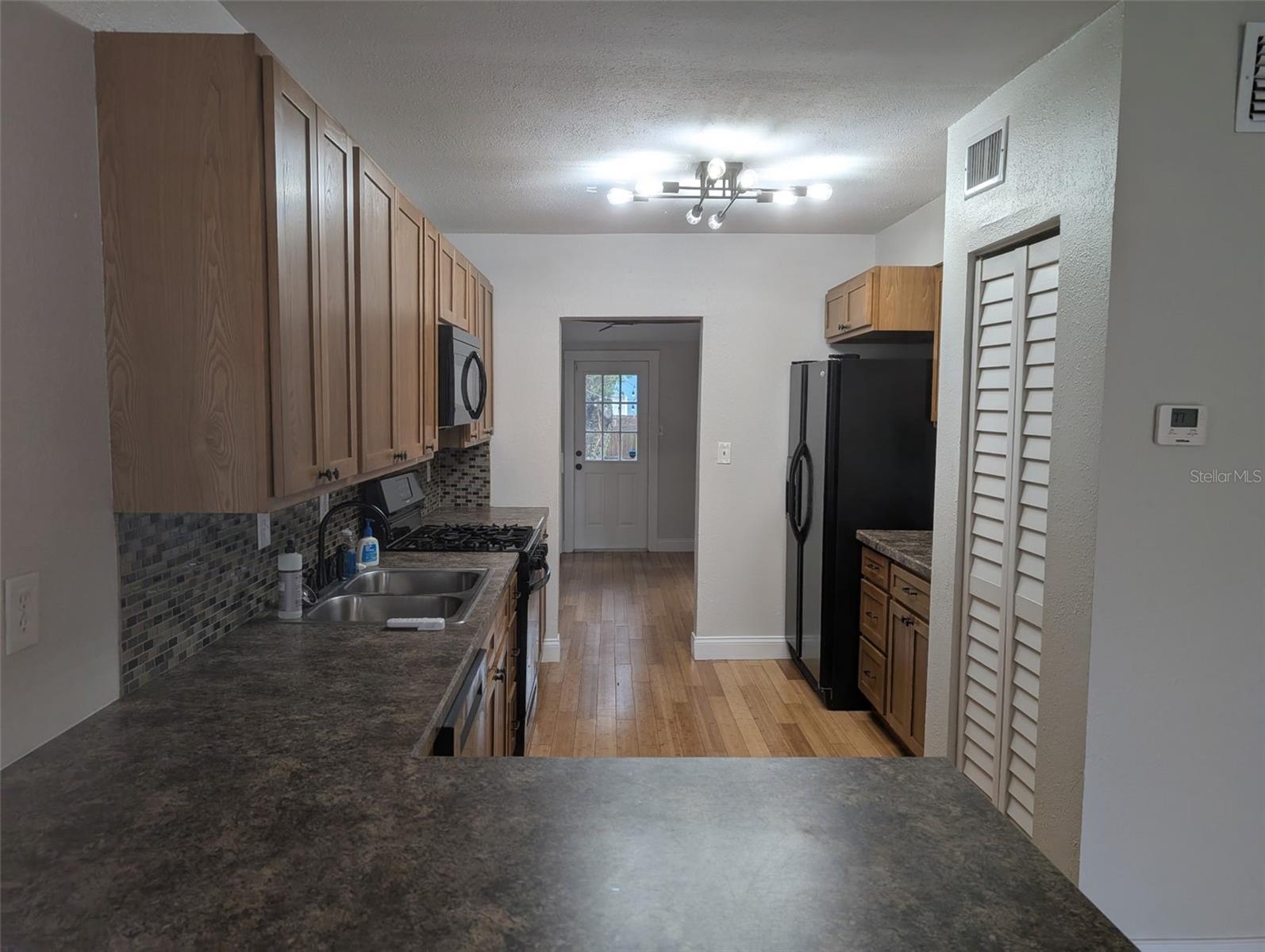 Image 10 of 20 For 801 Idlewild Avenue