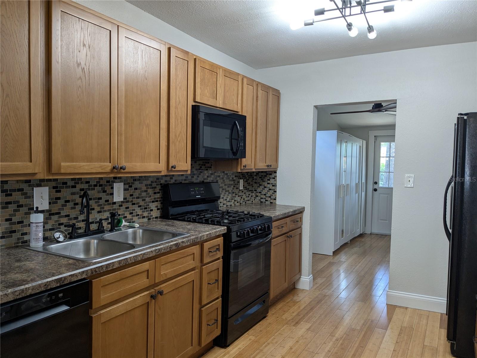 Image 12 of 20 For 801 Idlewild Avenue