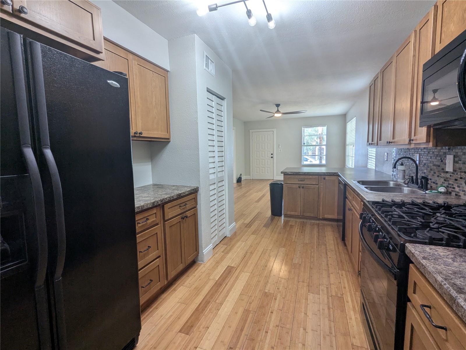 Image 13 of 20 For 801 Idlewild Avenue
