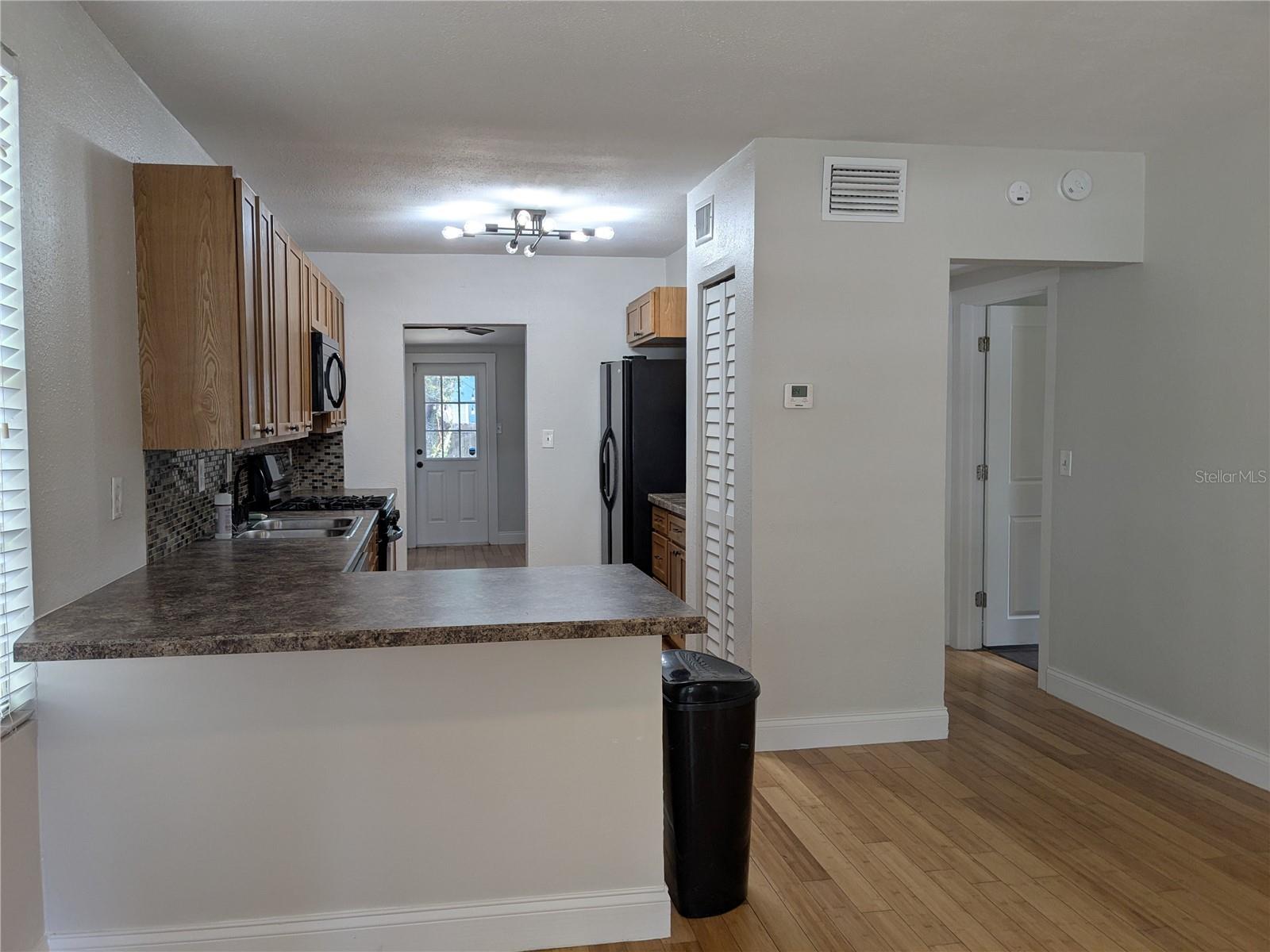 Image 9 of 20 For 801 Idlewild Avenue